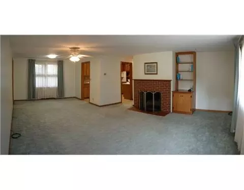 221 W Singer St, Springfield, OH 45506 photo 2