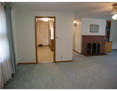221 W Singer St, Springfield, OH 45506 photo 5