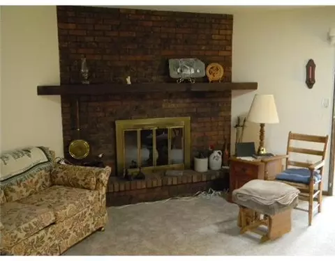 626 Clint Dr, Ada, OH 45810 photo 3
