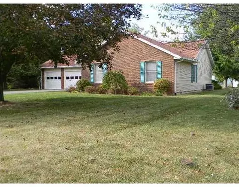 626 Clint Dr, Ada, OH 45810 photo 2