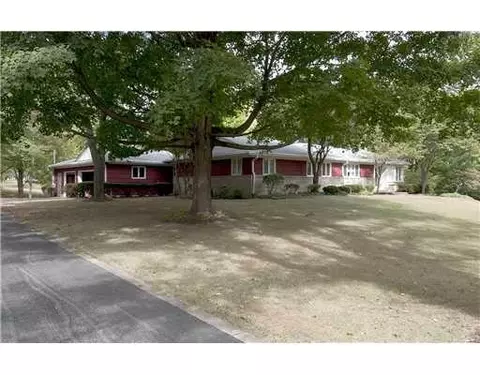 1589 Lucas Dr, Springfield, OH 45506 photo 2