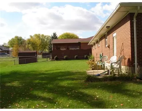 2673 Home Orchard Dr, Springfield, OH 45503 photo 2