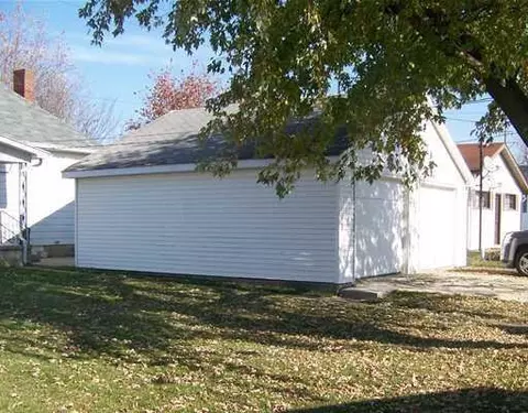 806 W Logan, Celina, OH 45822 photo 2
