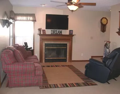 2759 Ashlar Dr, Springfield, OH 45503 photo 2