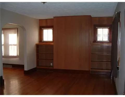 725 W Second St, Springfield, OH 45504 photo 2