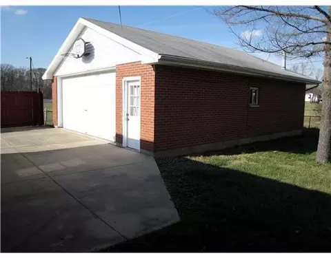 1126 Blithe Rd, Springfield, OH 45503 photo 2