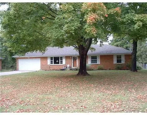 702 Wellington Dr, Springfield, OH 45506 photo 1