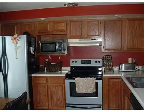 3923 Delmar Cir, Springfield, OH 45503 photo 2
