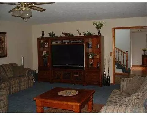 2451 Erter Dr, Springfield, OH 45503 photo 3