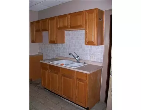 2011 Larch, Springfield, OH 45503 photo 3
