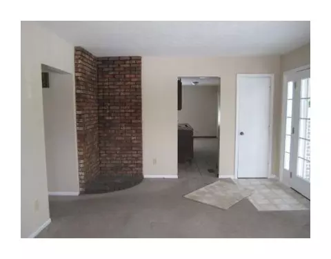 2871 Springfield-xenia Rd, Springfield, OH 45506 photo 3