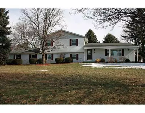 2204 Leon, Springfield, OH 45502 photo 1