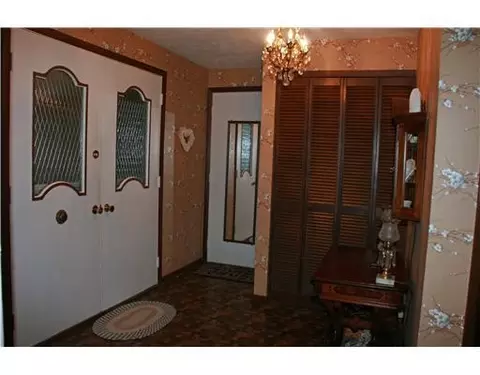 2910 Alameda, Springfield, OH 45503 photo 2