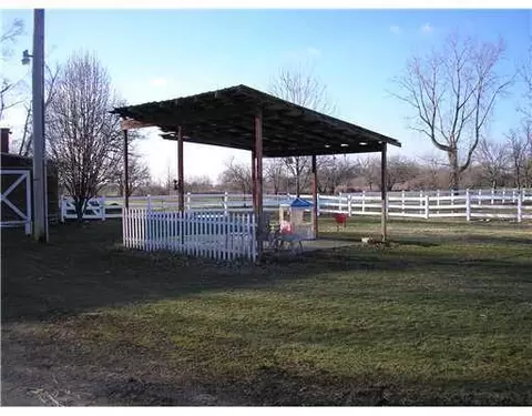 5148 Troy Rd, Springfield, OH 45502 photo 3