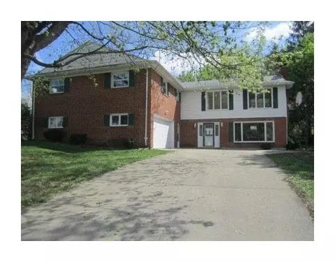836 Tanglewood Dr, Springfield, OH 45504 photo 1