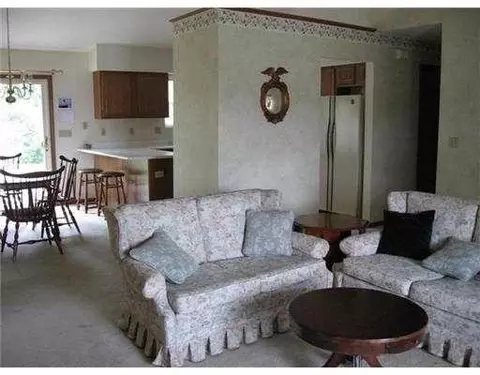 1358 Old Farm Ln #.., Springfield, OH 45503 photo 3