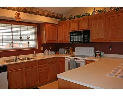 1780 Saint Andrews Ct #.., Springfield, OH 45502 photo 3