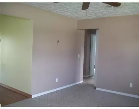 2754 Seymour Ln, Springfield, OH 45503 photo 2