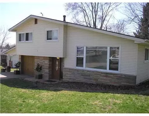 1236 Holly Dr, Springfield, OH 45504 photo 1