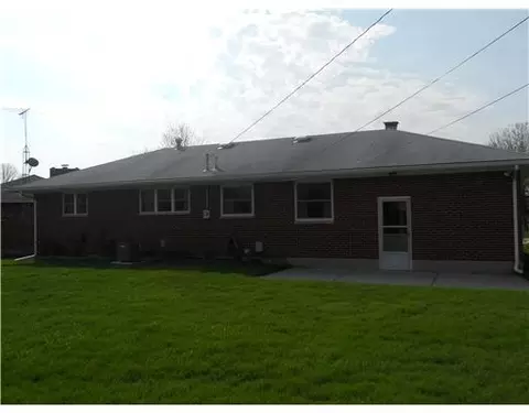 4824 Ashley Cir, Springfield, OH 45503 photo 2