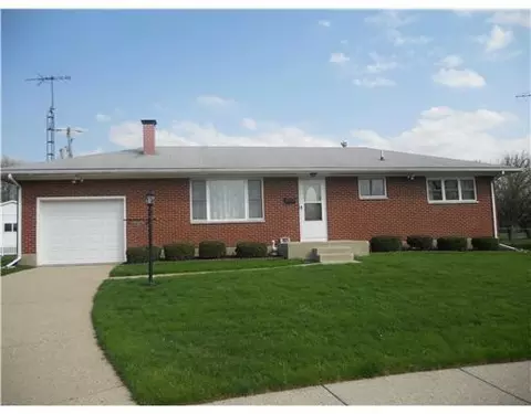 4824 Ashley Cir, Springfield, OH 45503 photo 1