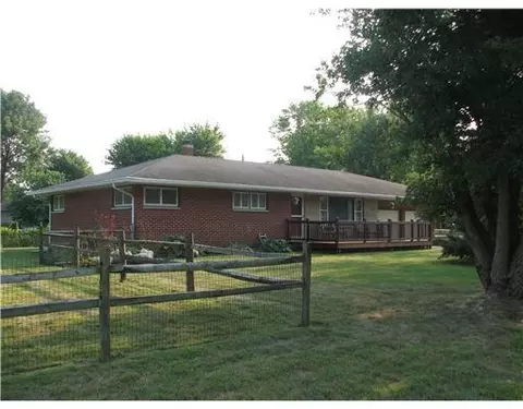 4131 Bentley Dr, Springfield, OH 45504 photo 2