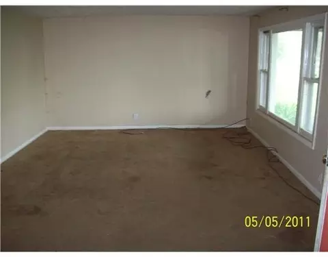 2819 Hilldale Rd, Springfield, OH 45505 photo 2