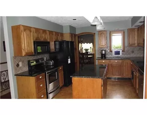 4995 Peacock Rd, Springfield, OH 45502 photo 8