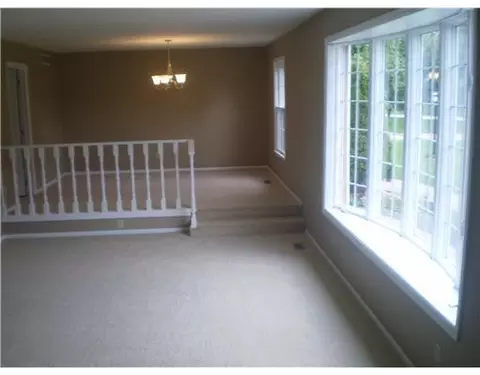 6319 Plateau Dr, Springfield, OH 45502 photo 2