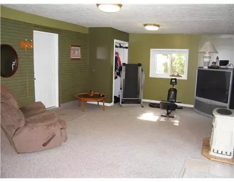 2714 Danbury Rd, Springfield, OH 45505 photo 8