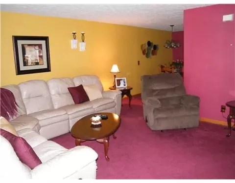2714 Danbury Rd, Springfield, OH 45505 photo 2