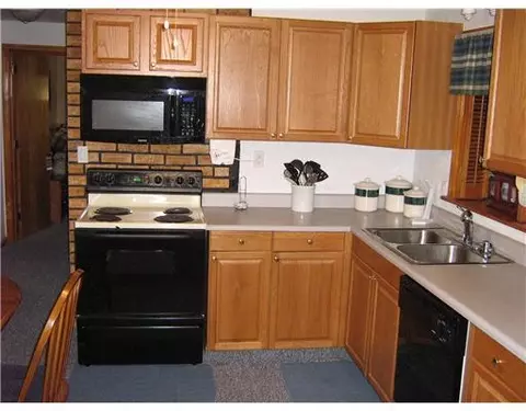 1030 Holland Cir, Springfield, OH 45503 photo 8