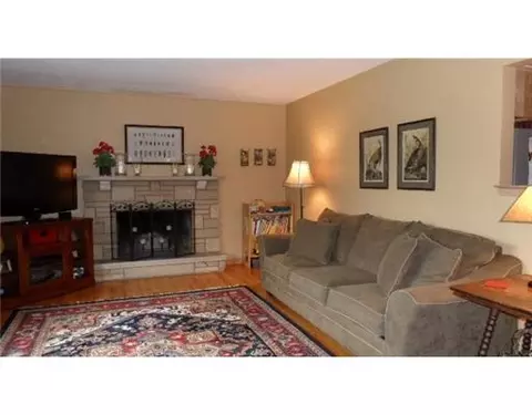 4104 Bentley Rd, Springfield, OH 45504 photo 4