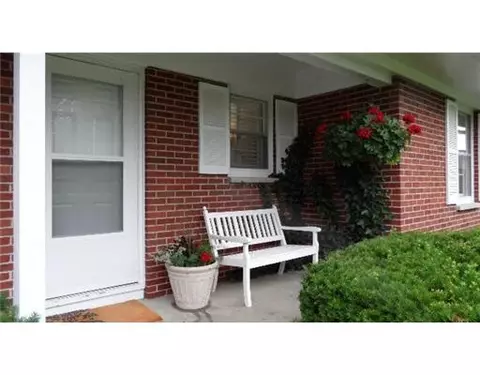 4104 Bentley Rd, Springfield, OH 45504 photo 2