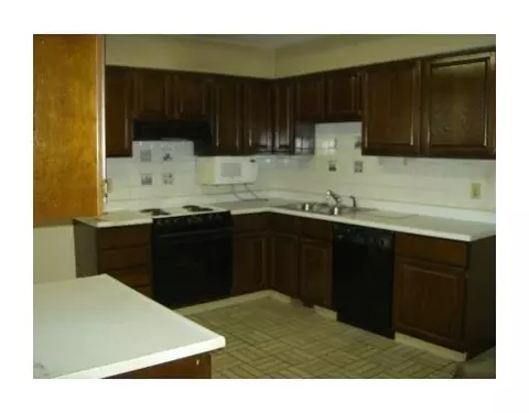 2155 Olympic #2155, Springfield, OH 45503 photo 3
