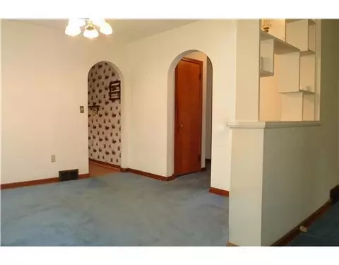 275 Forest Dr, Springfield, OH 45505 photo 4