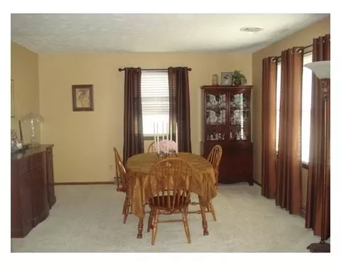2149 Shrine Rd, Springfield, OH 45502 photo 2
