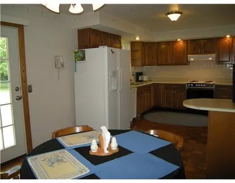 2526 Crabill Rd, Springfield, OH 45502 photo 2