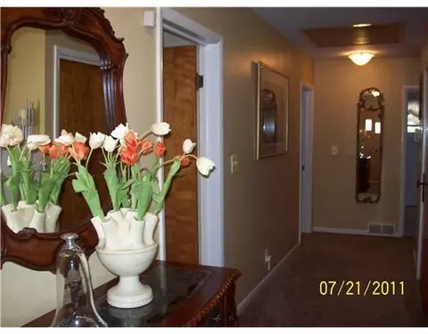 201 N Broadmoor, Springfield, OH 45504 photo 3