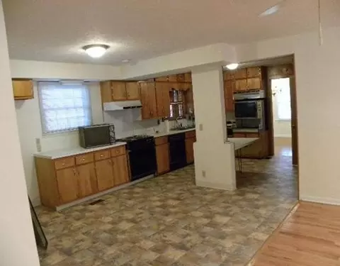 1571 Charles St, Springfield, OH 45505 photo 5