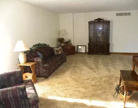 2050 Sundance Dr, Springfield, OH 45502 photo 2