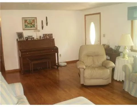 3246 Hanson Rd, Springfield, OH 45504 photo 5