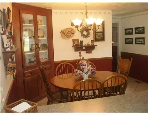 3246 Hanson Rd, Springfield, OH 45504 photo 8