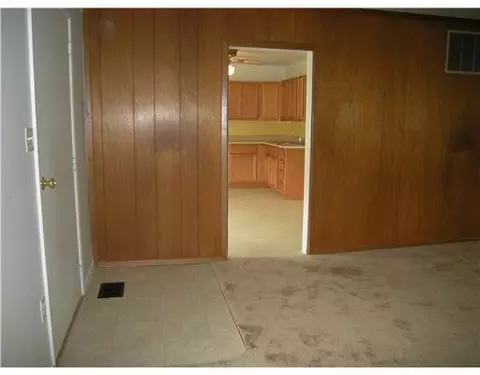 804 S Burnett Rd, Springfield, OH 45505 photo 2