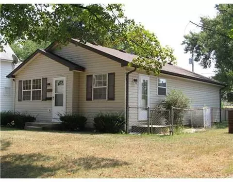 1425 Maiden Ln, Springfield, OH 45504 photo 1