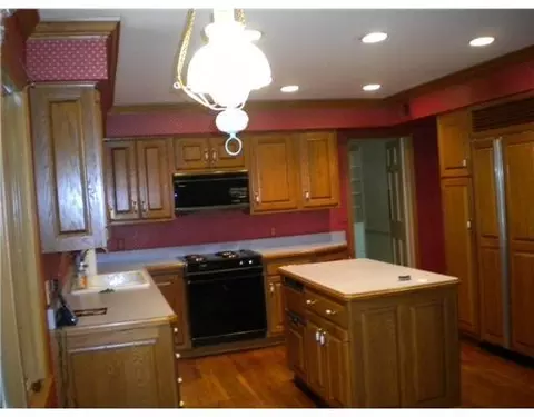 2384 Signal Hill Rd, Springfield, OH 45504 photo 2