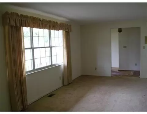 2825 Derr Rd, Springfield, OH 45503 photo 2