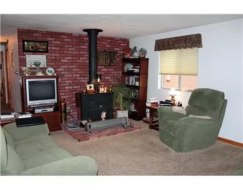 4241 Willowbrook, Springfield, OH 45503 photo 2