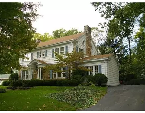 212 Hawthorne Rd, Springfield, OH 45504 photo 1
