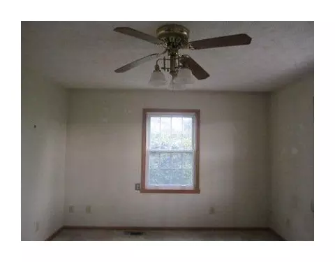 1991 Old Ml, Springfield, OH 45502 photo 2